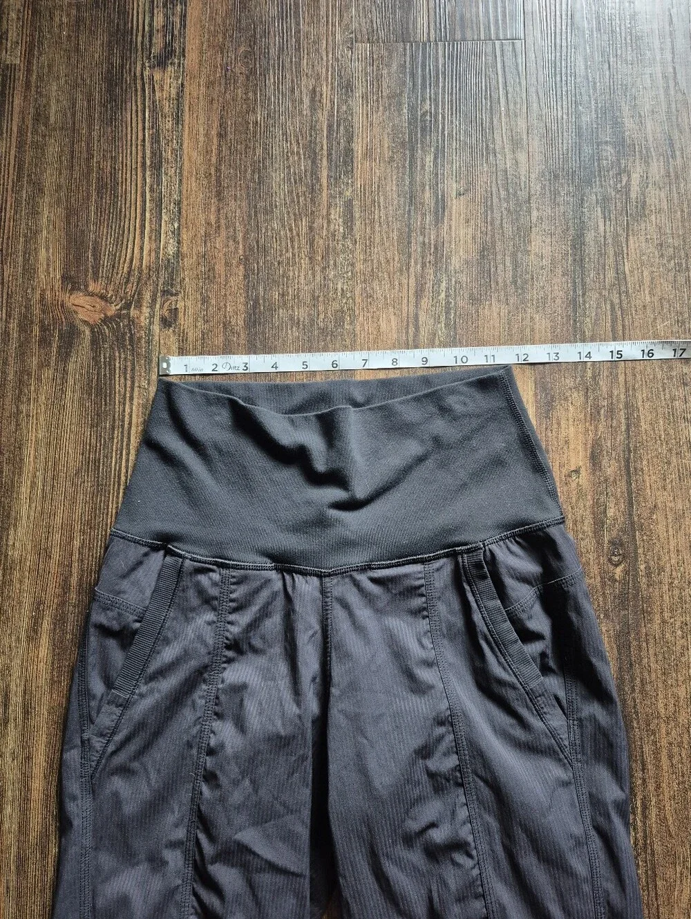 Lululemon Capri In Flux Joggers Black Size 4